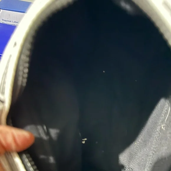 Liz Claiborne Black Crossbody Tote Bag 
Accessories Bag / Mens Messenger Bag - Picture 5 of 8